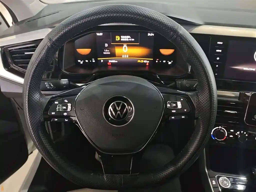Volkswagen Polo 2023 Plus 1.5L Automatic Colorful Tech Edition фото 11