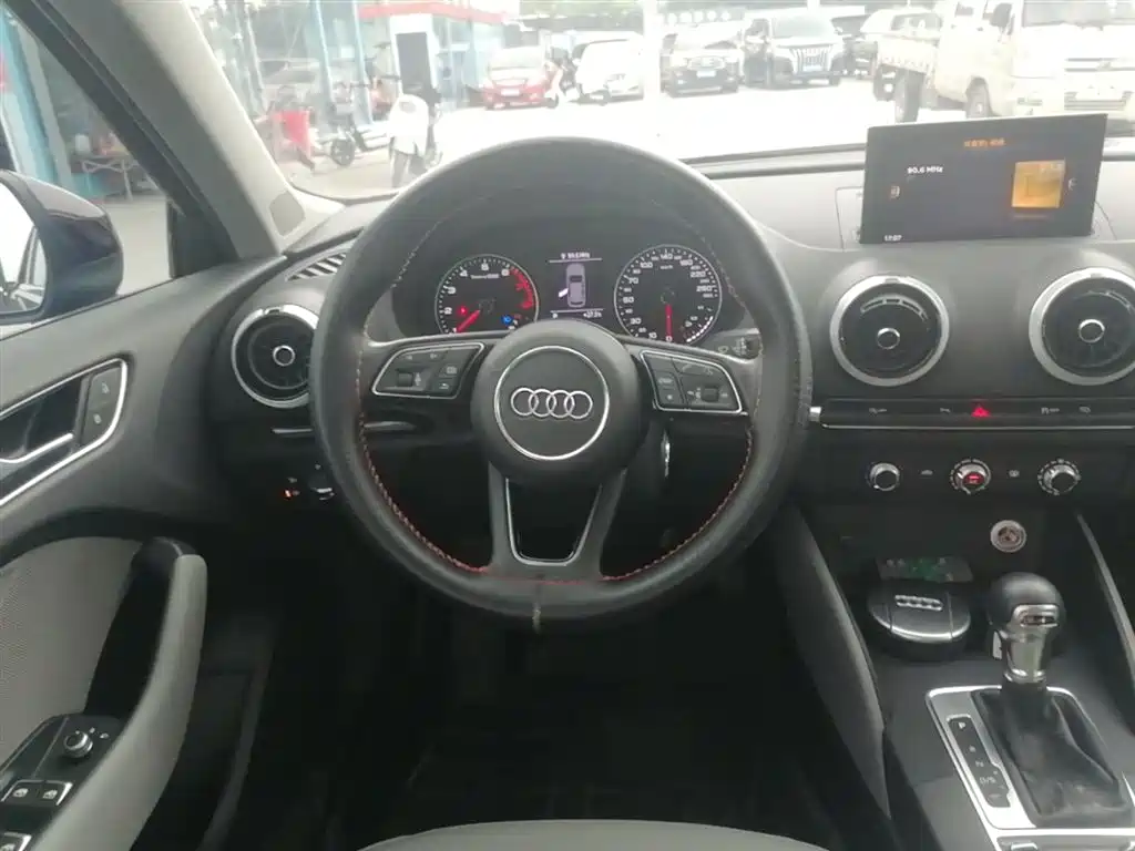 Audi A3 2018 30th Anniversary Sportback 35 TFSI Fashion фото 11