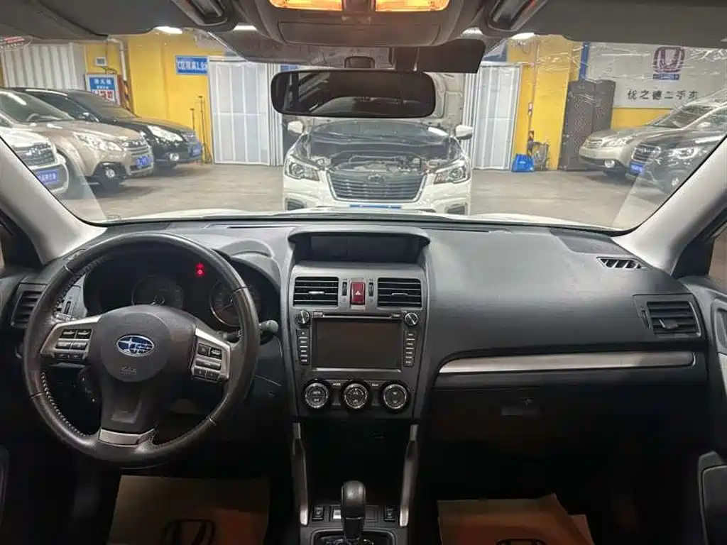 Subaru Forester 2013 2.5i Automatic Luxury Edition фото 12