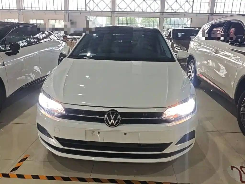 Volkswagen Polo 2023 Plus 1.5L Automatic Colorful Tech Edition фото 3