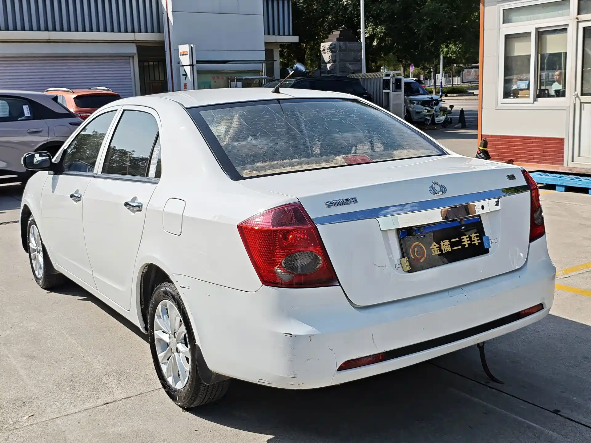 Фото 2 - Geely Vision