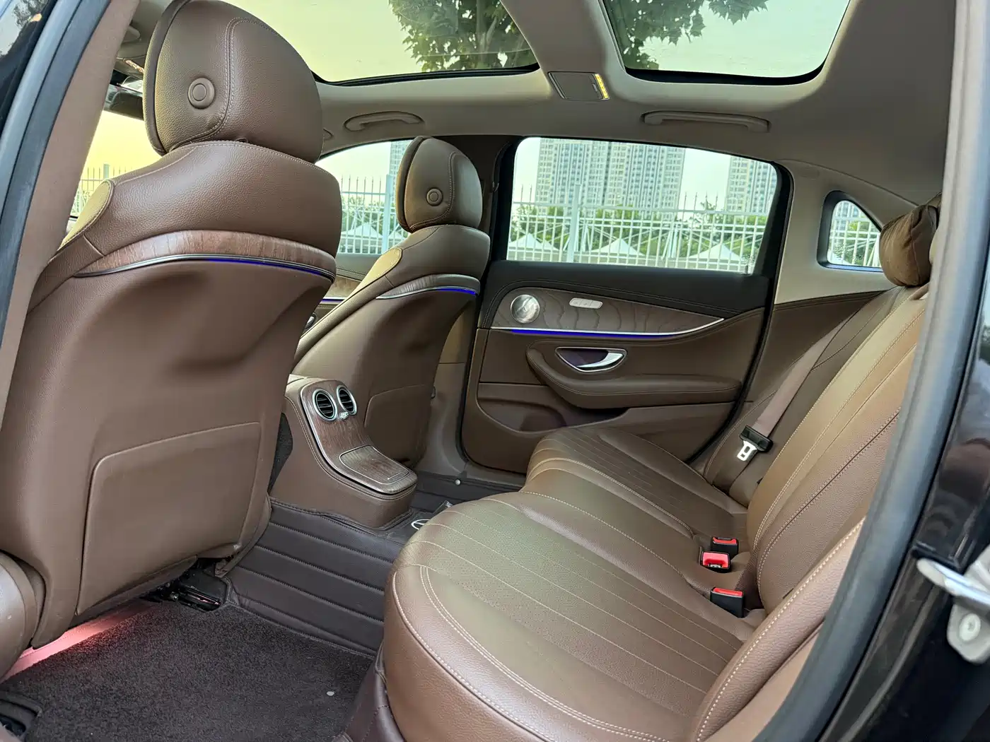 Mercedes-Benz E-Class 2021 E 300 L Fashion фото 6