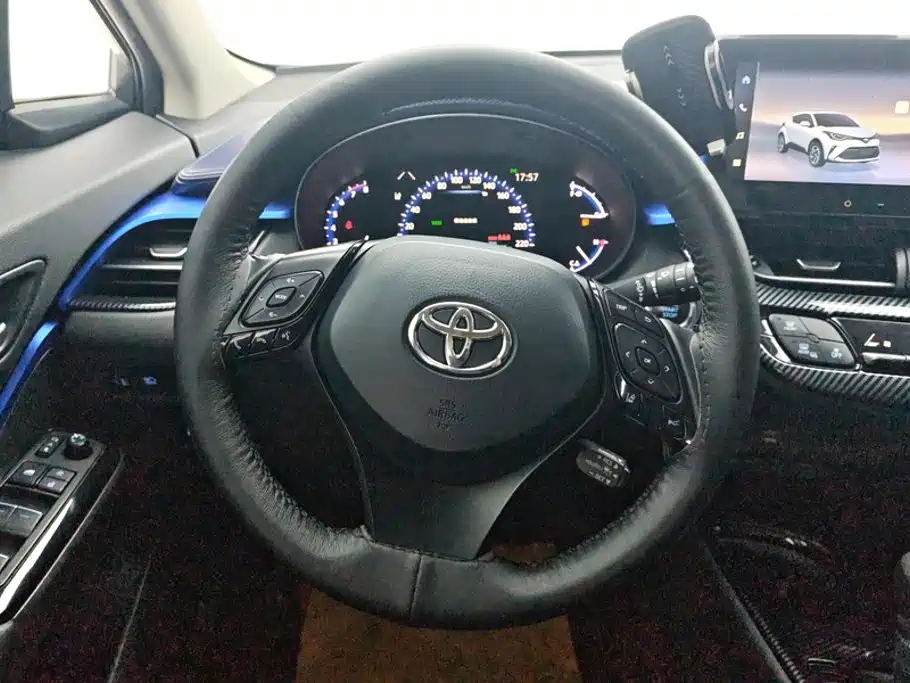 Toyota C-HR 2024 2023 Model 2.0L Luxury Edition