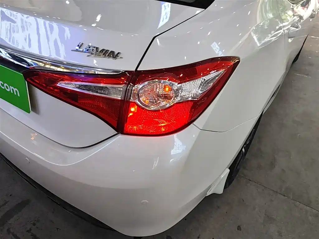 Toyota Levin 2014 1.6G-L CVT Premium Edition фото 8