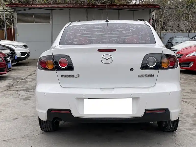 Фото 11 - Mazda 3