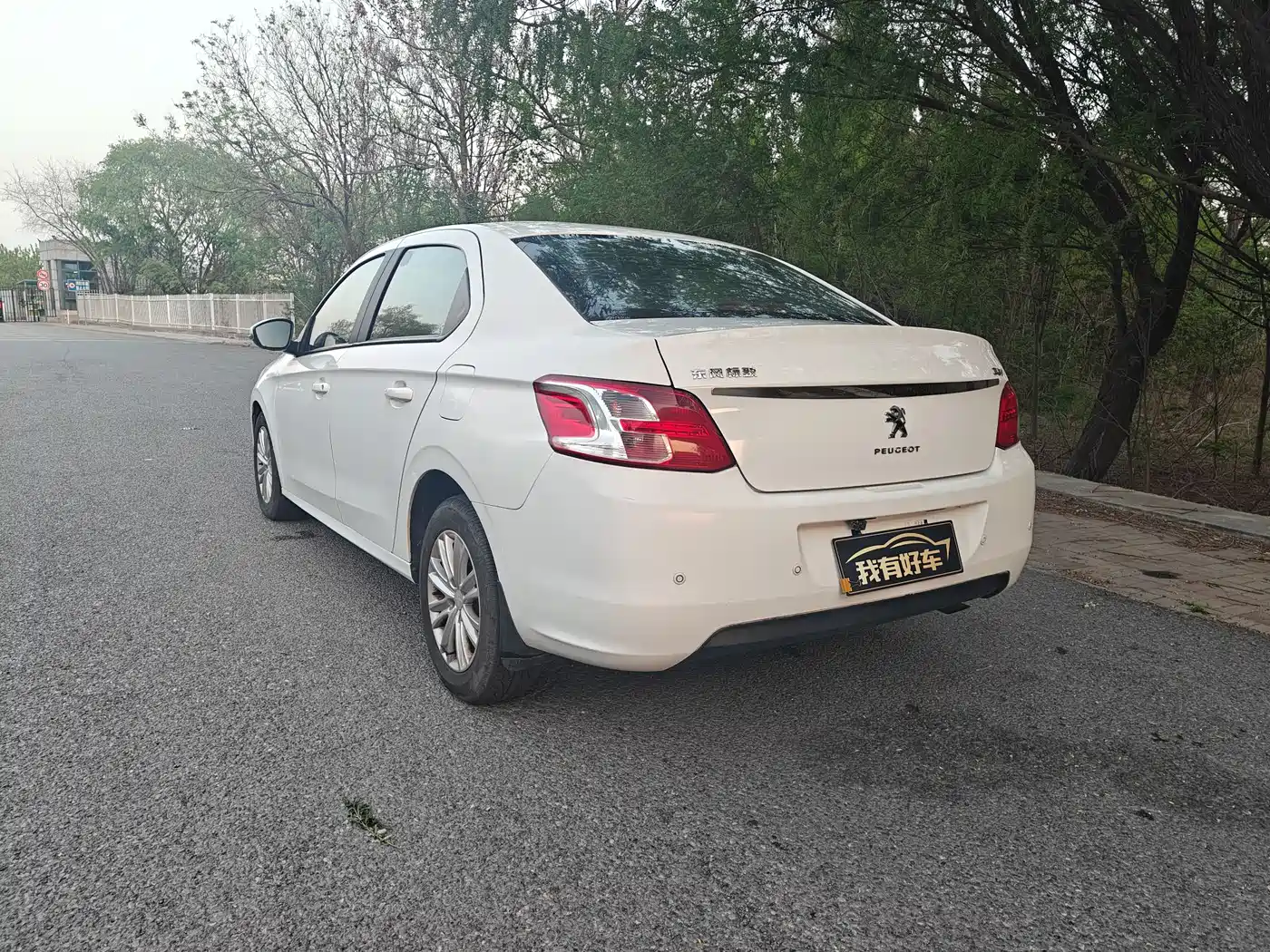 Peugeot 301 2016 1.6L Auto Comfort Edition фото 9