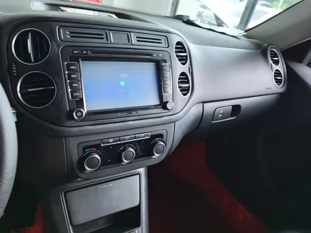 Volkswagen Tiguan 2015 1.8TSI Automatic 2WD Trendline фото 13