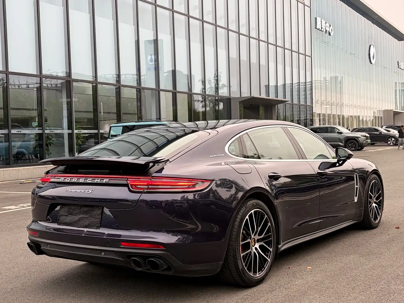 Porsche Panamera 2017 Panamera Executive Long Wheelbase 3.0T фото 18