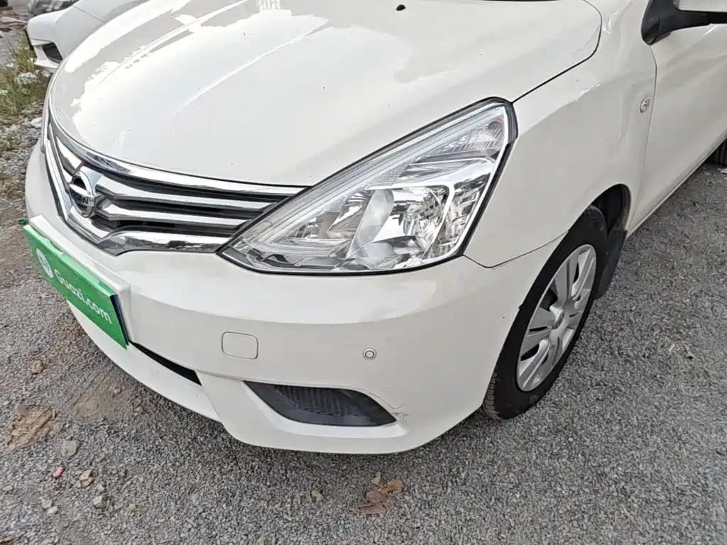 Фото 24 - Nissan Livina