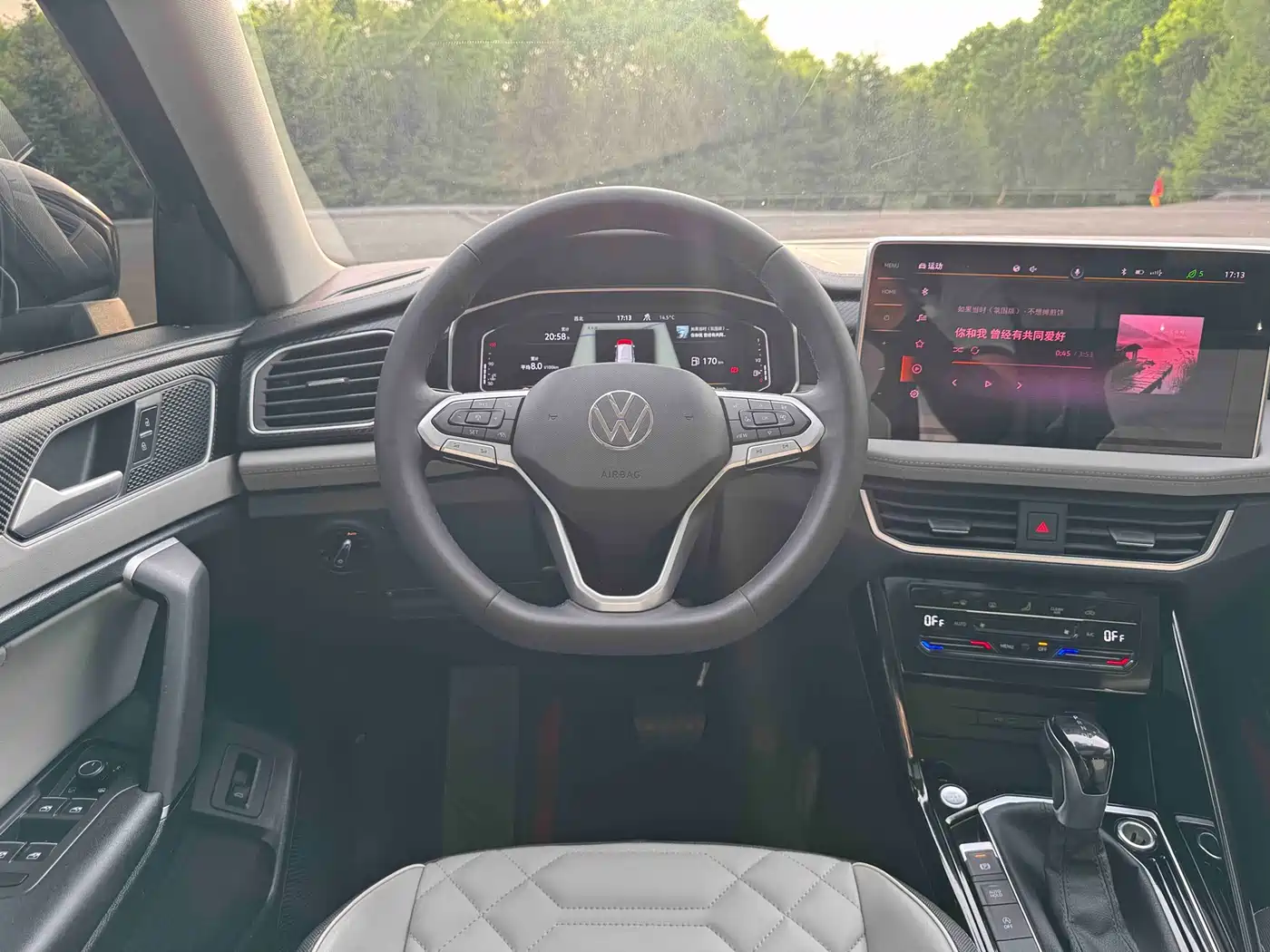 Volkswagen Tayron 2023 280TSI 2WD Luxury Plus Advanced Edition фото 16