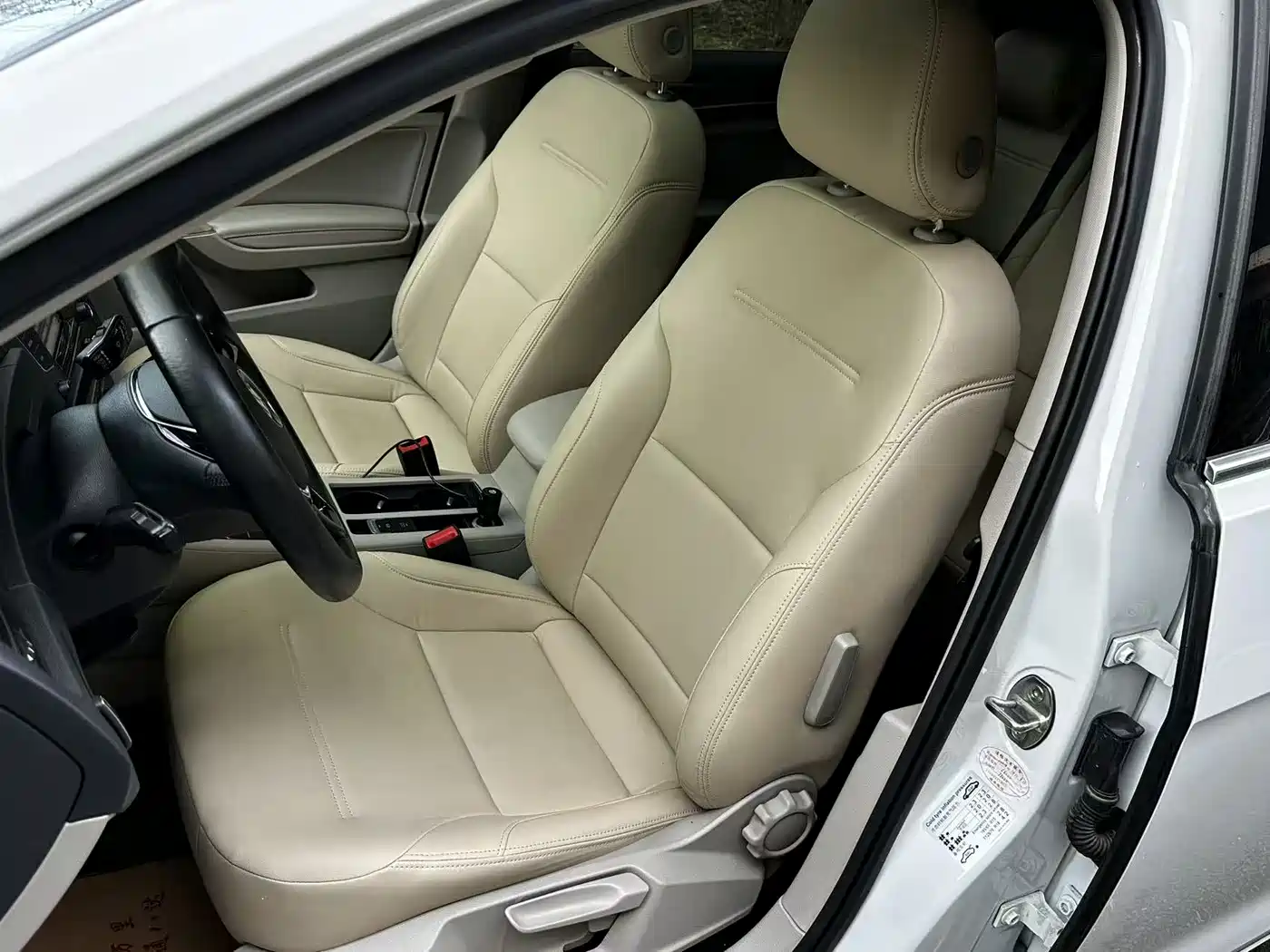 Volkswagen Golf 2016 1.6L Automatic Comfort фото 9
