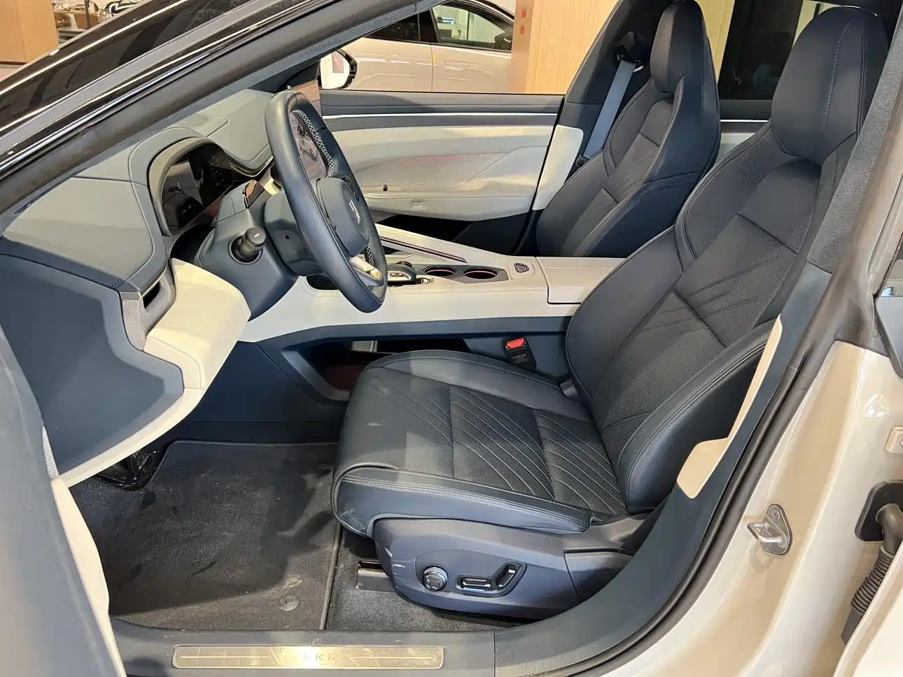 ZEEKR EXTREME KRYPTON 001