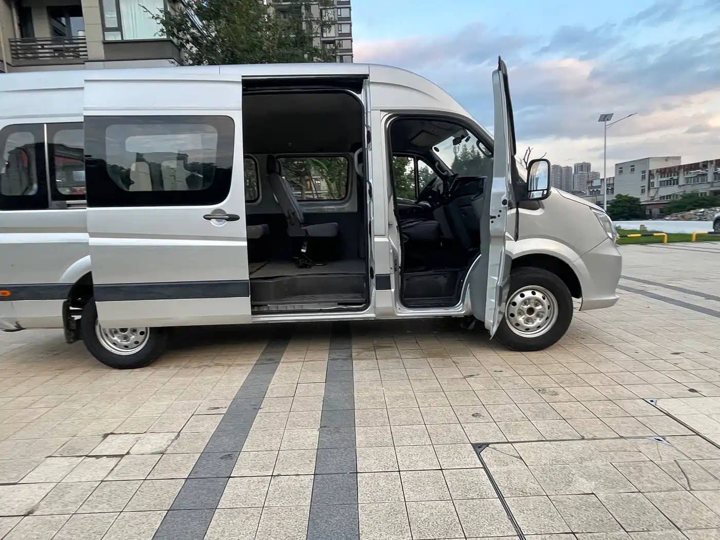 Foton Tuyano 2022 2022 2.0T Manual Tongtu Pro Multi-function Long Wheelbase Medium Roof Single Rear Tire 5/6/7/9 Seater 4F20TC3