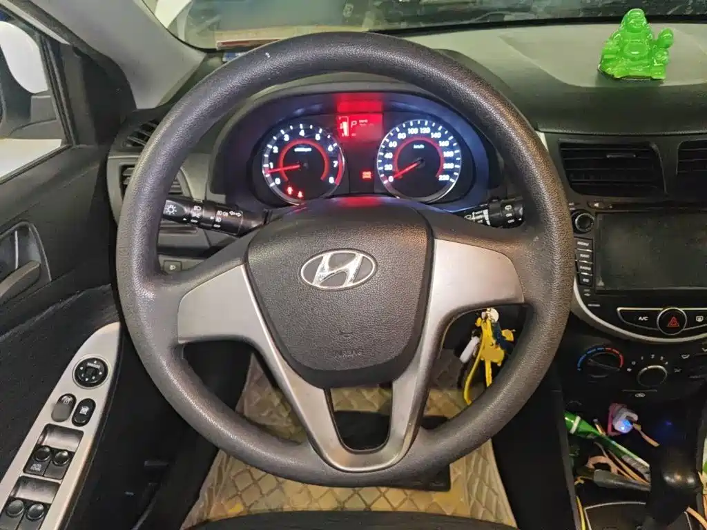 Hyundai Reina 2014 2014 Model 1.4L Automatic GLX