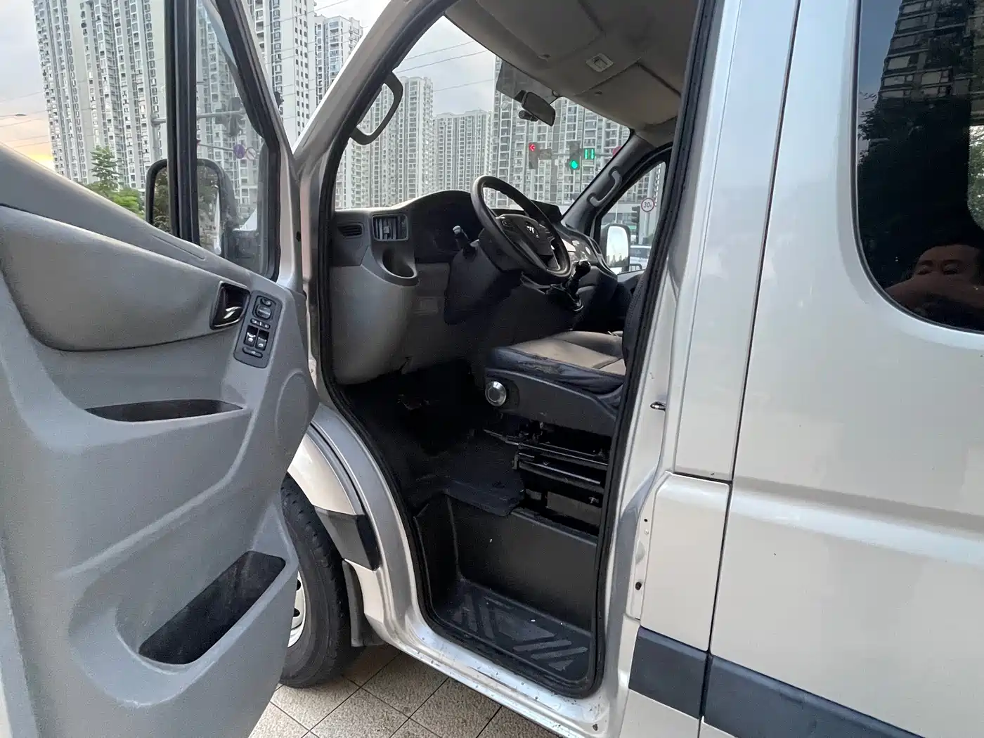 Foton Tuyano 2022 2022 2.0T Manual Tongtu Pro Multi-function Long Wheelbase Medium Roof Single Rear Tire 5/6/7/9 Seater 4F20TC3