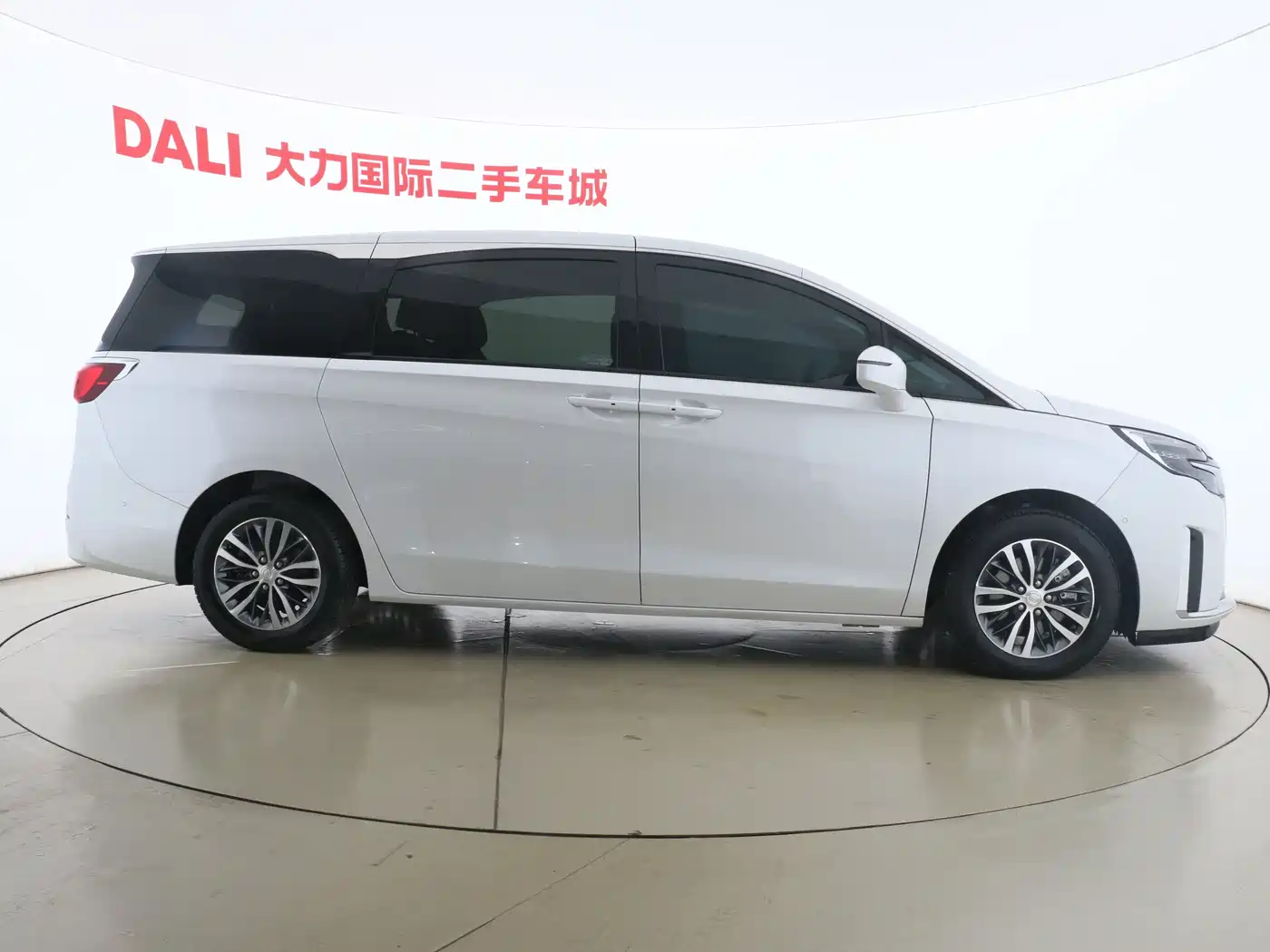Buick GL8 2021 ES Landlord 653T Premium фото 8