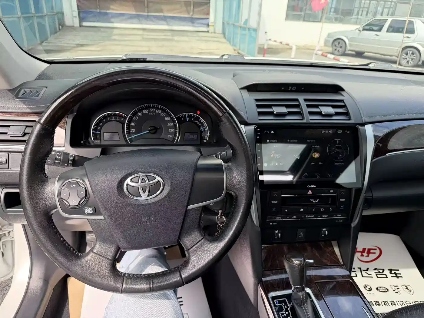 Toyota Camry 2016 2.0G 10th Anniversary Luxury Edition фото 13