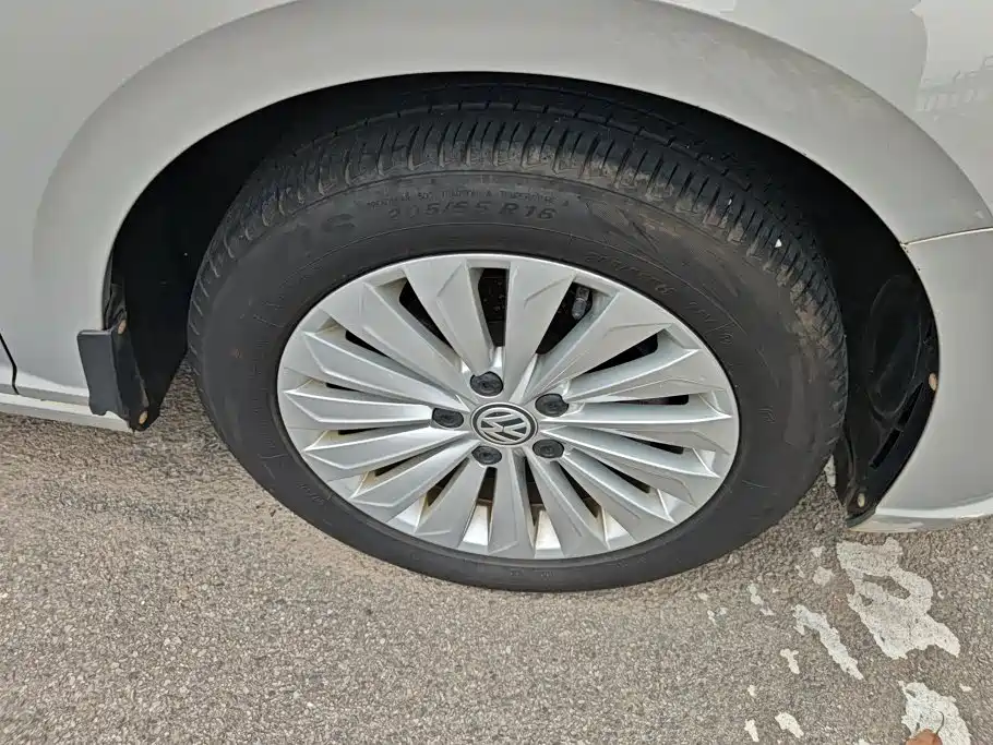 Фото 6 - Volkswagen Lavida