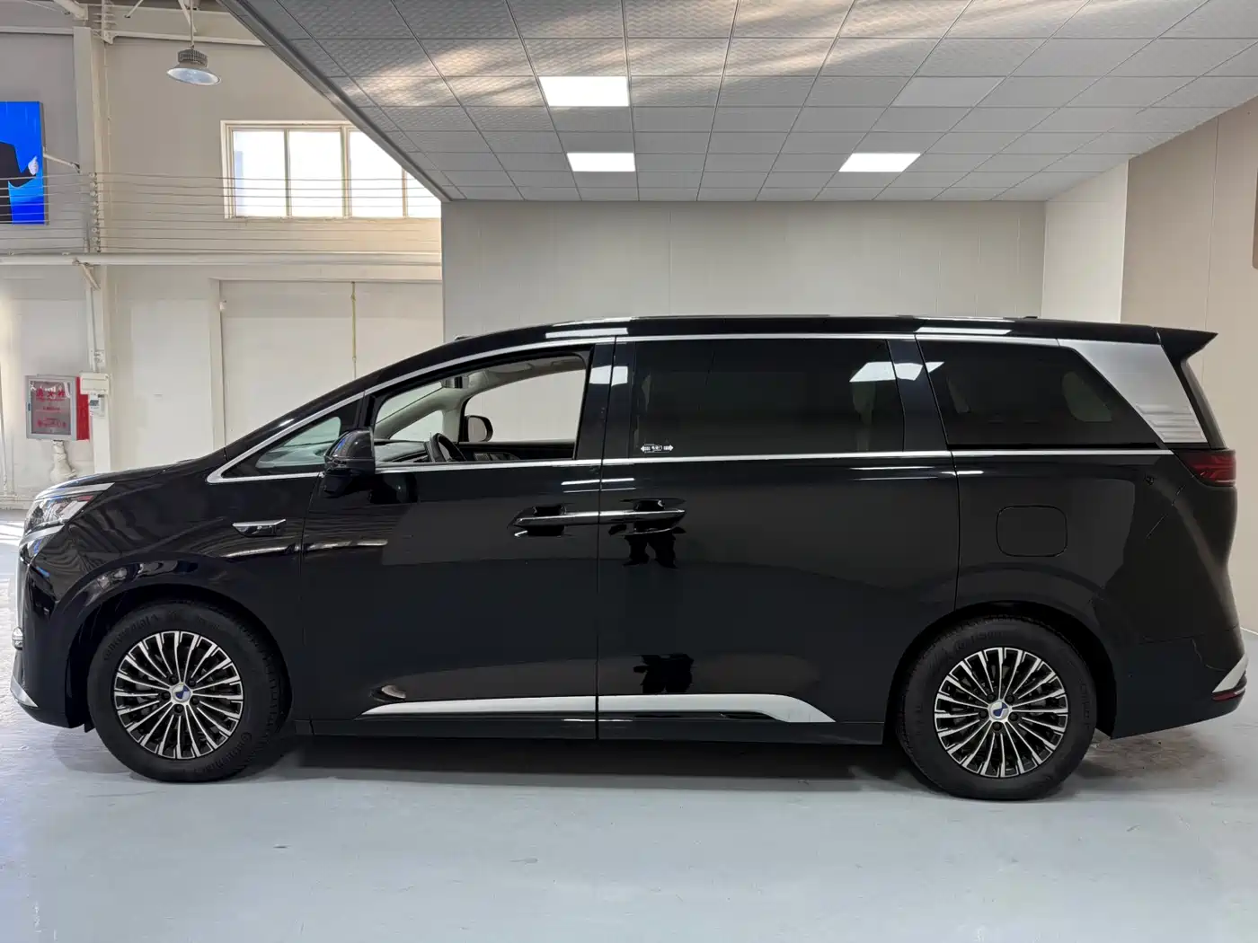 Denza D9 2025 Model DM-i Smart Drive Edition 1020 AWD Flagship фото 7