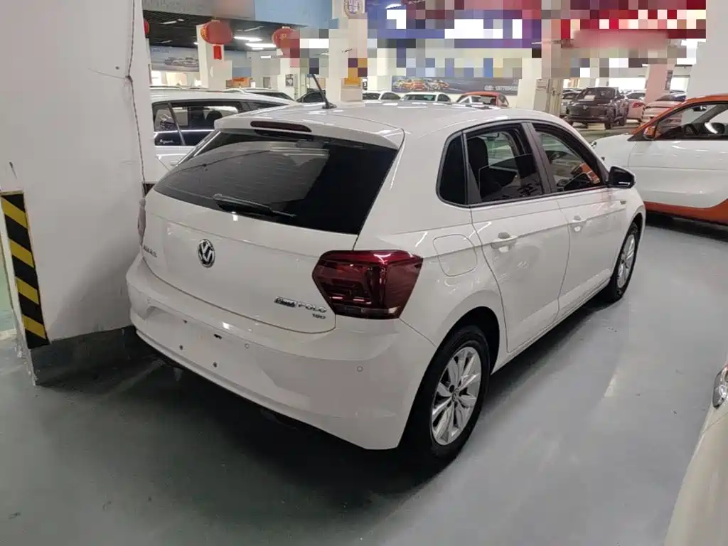VOLKSWAGEN POLO