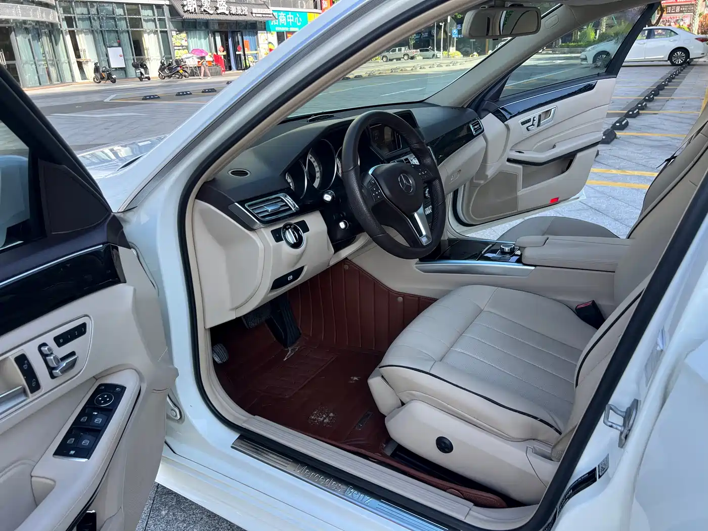 Mercedes-Benz E-Class 2015 Facelift E 200 L фото 9