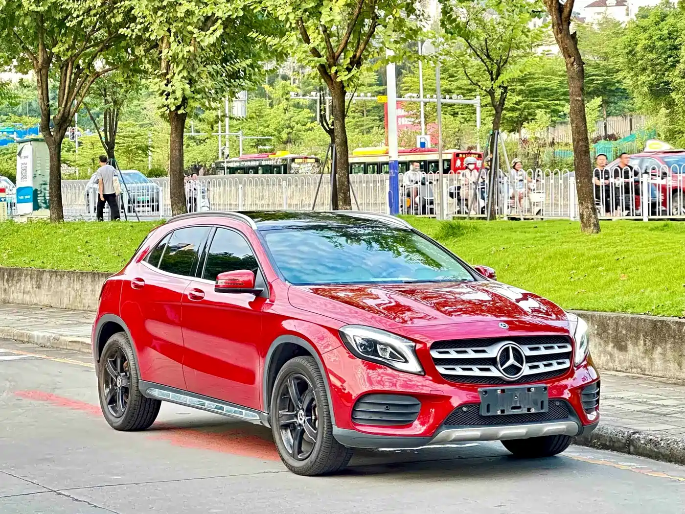 Фото 3 - Mercedes-Benz GLA
