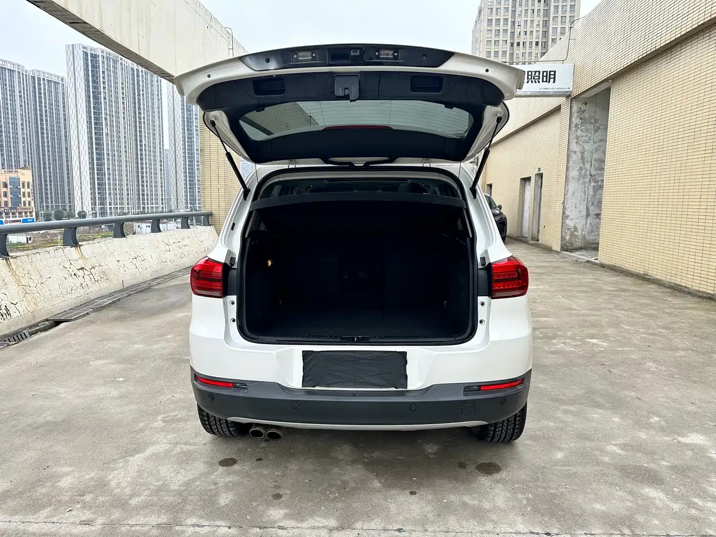 Volkswagen Tiguan 2016 Model 330TSI Automatic 4WD Luxury Edition фото 14