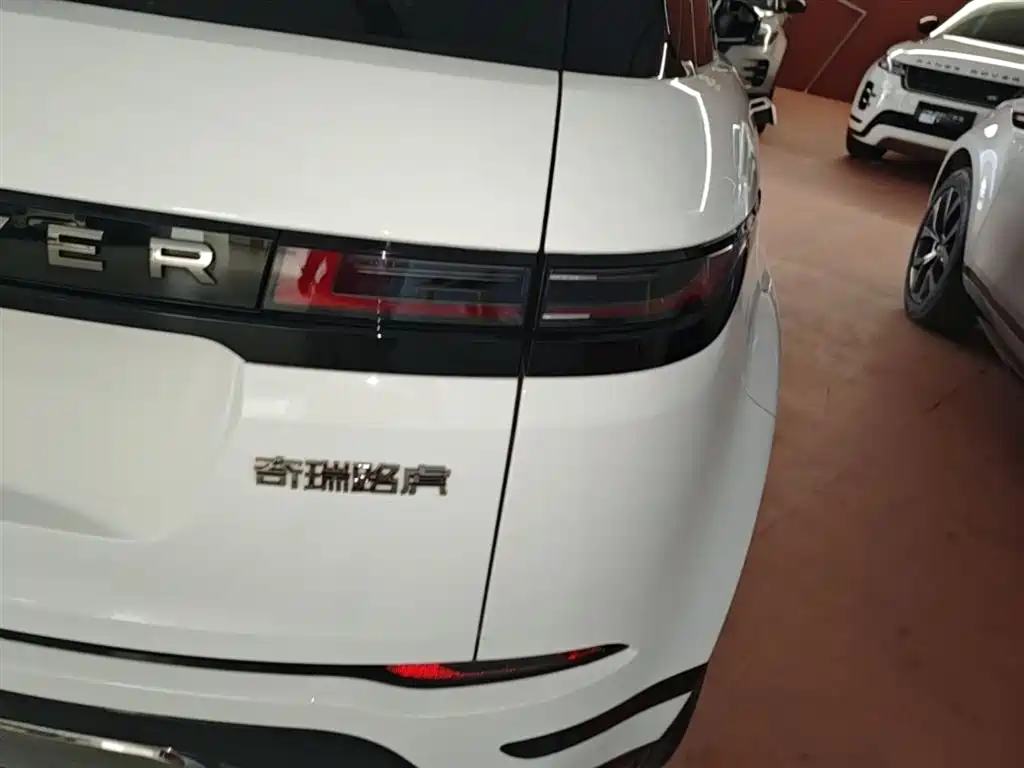 Land Rover Range Rover Evoque 2024 Range Rover Evoque L 249PS Light Master Edition фото 8