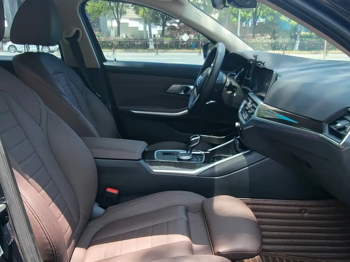 BMW 3 Series 2021 325Li M Sport Package фото 6