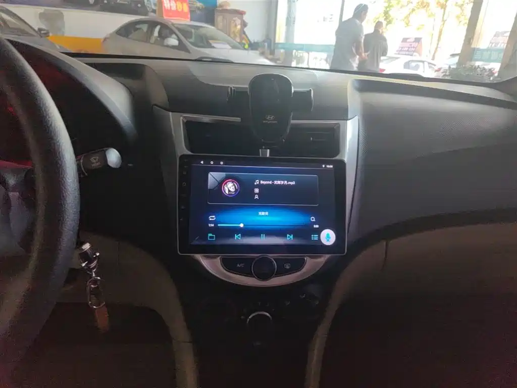 Hyundai Verna 2014 1.4L Automatic Smart GLS фото 13