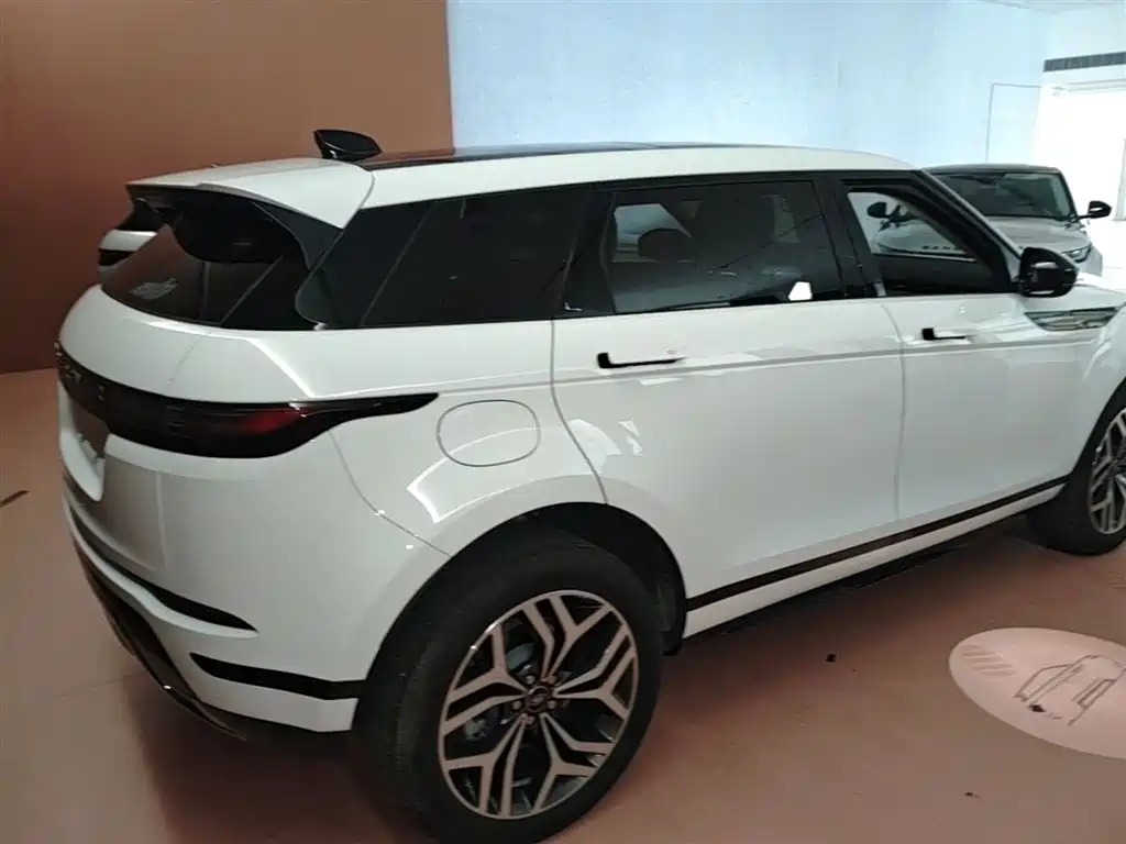 Land Rover Range Rover Evoque 2024 Range Rover Evoque L 249PS Light Master Edition фото 7