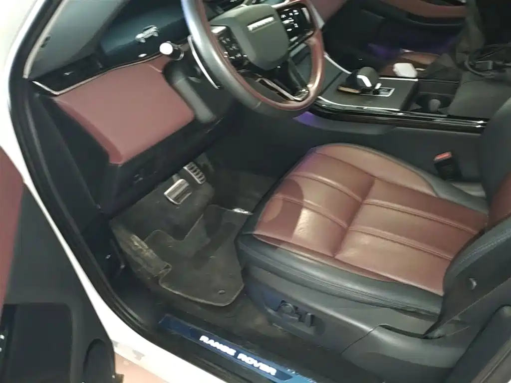 Land Rover Range Rover Evoque 2024 Range Rover Evoque L 249PS Light Master Edition фото 16