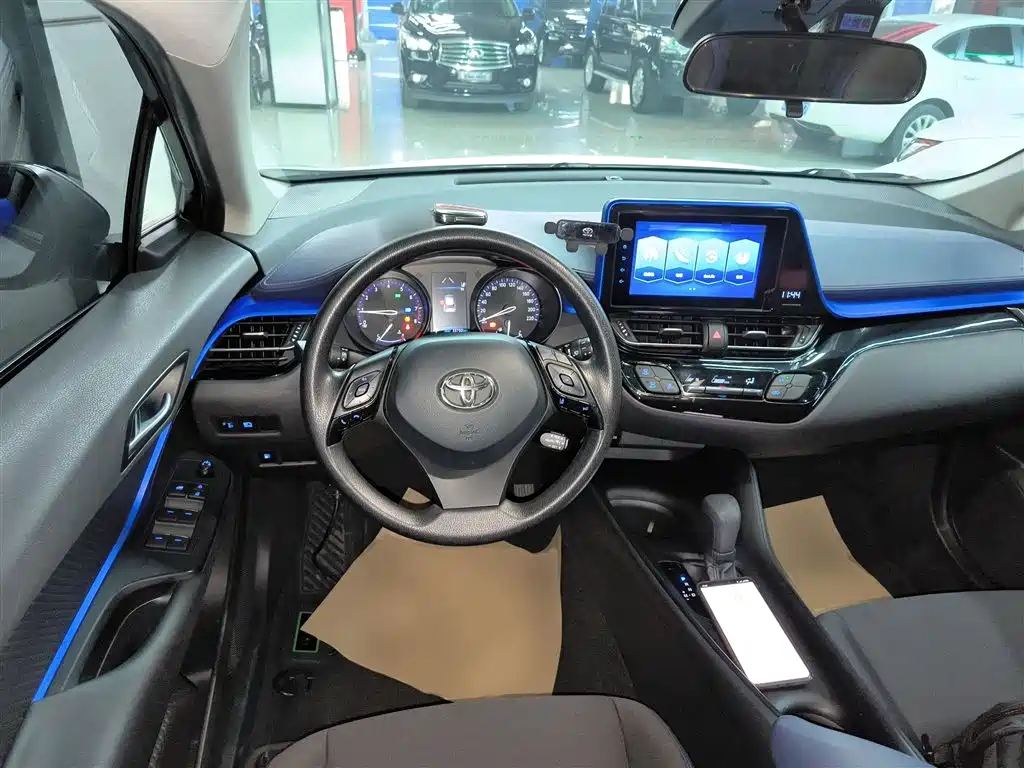 Toyota C-HR 2021 2.0L Comfort Edition фото 7