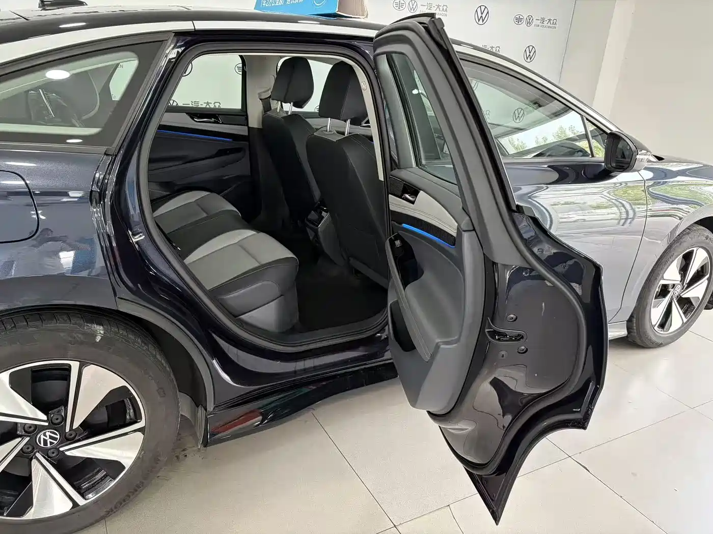 VOLKSWAGEN ID.7 VIZZION