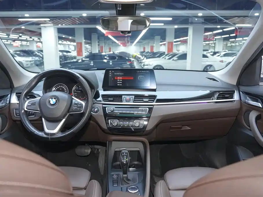 BMW X1 2020 sDrive25Li Leading Model фото 7