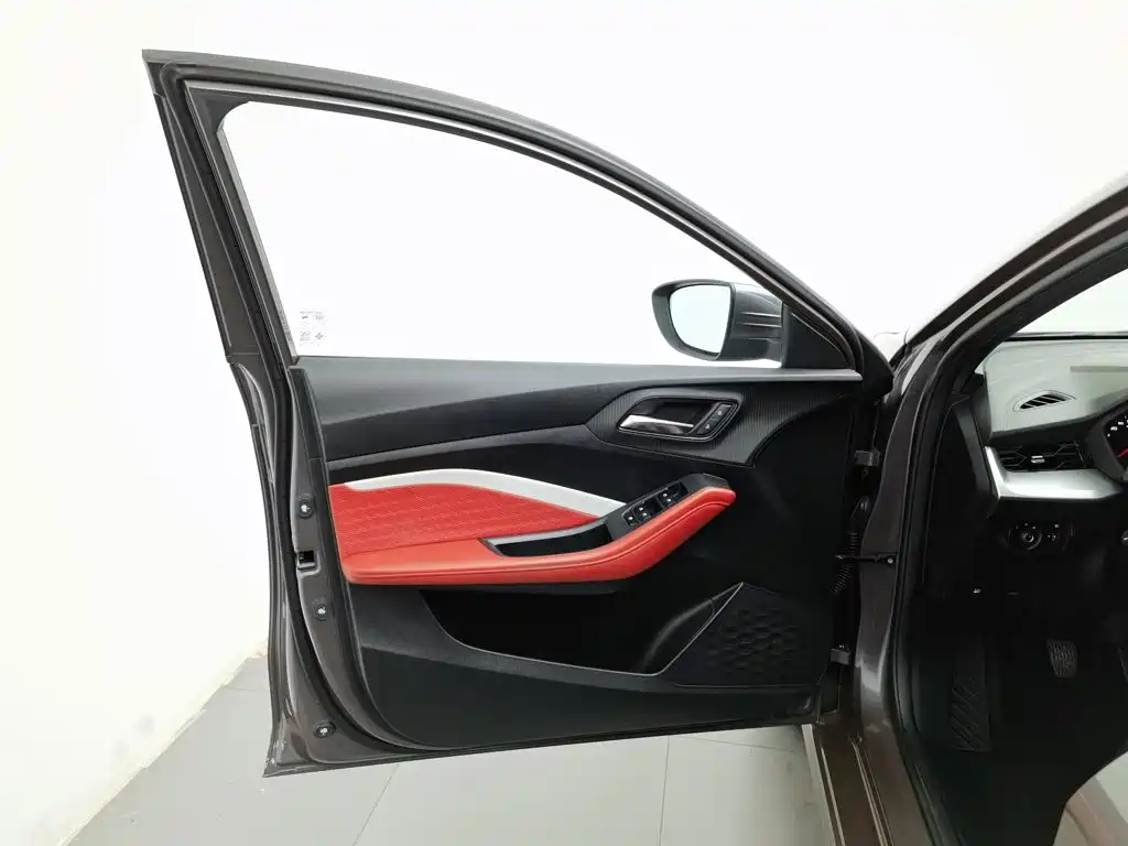 Photo 8 - MG MG5