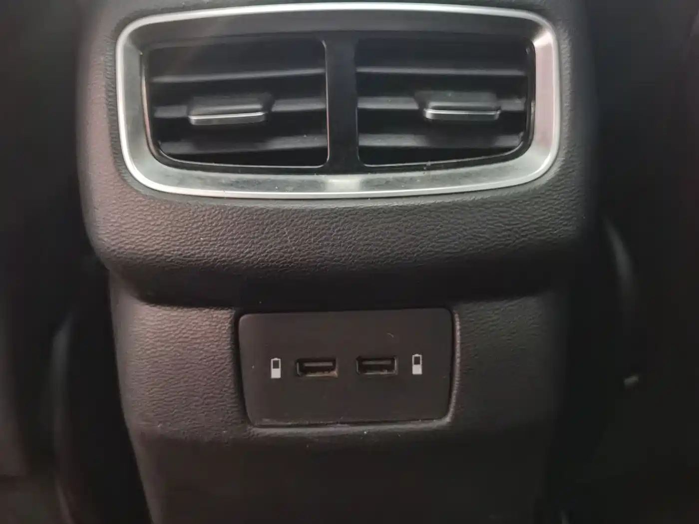 Hongqi H5 2020 1.8T Automatic Smart Connection Qi Rhythm Edition фото 15