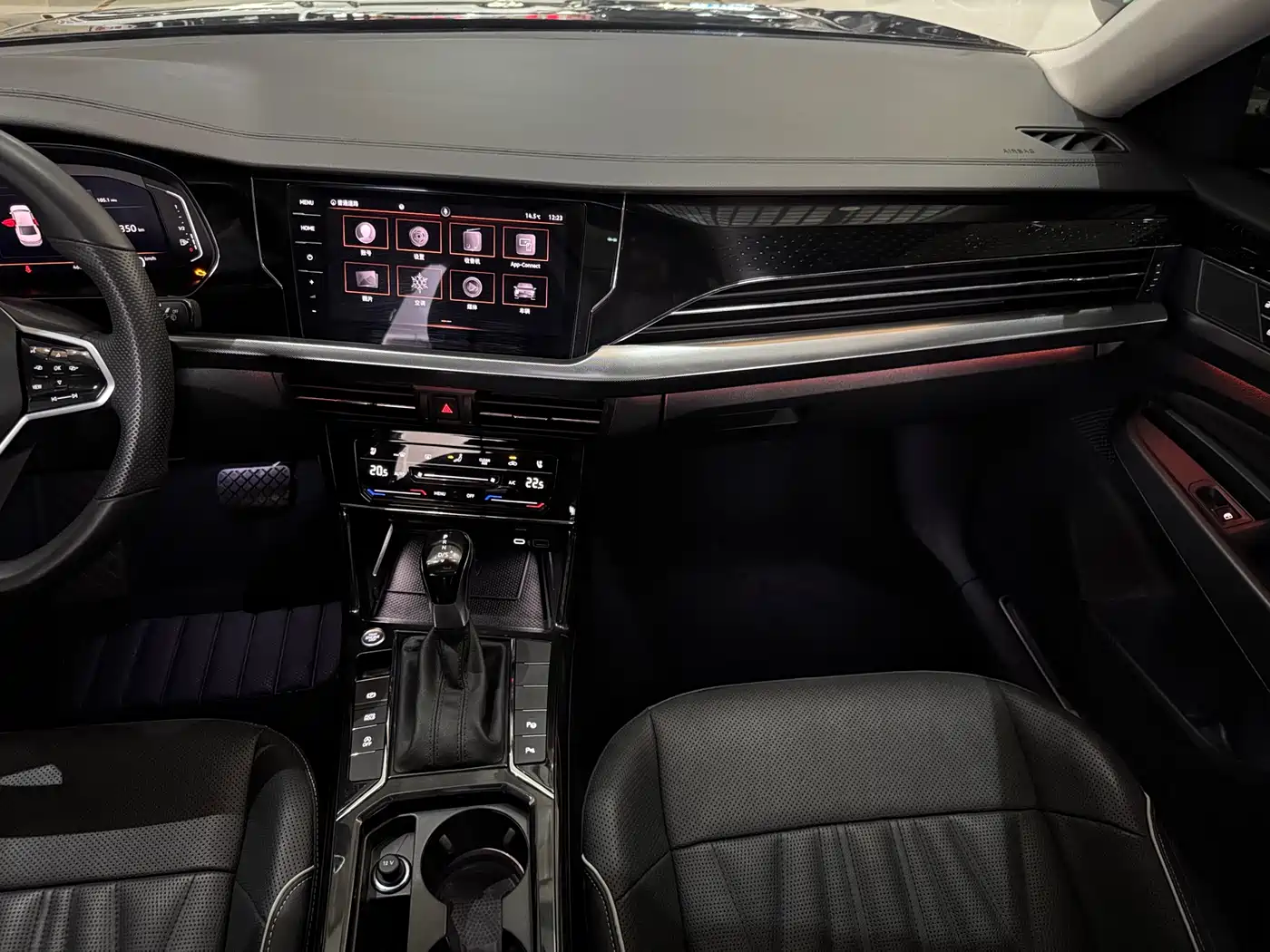 Volkswagen Passat 2022 330TSI Luxury Edition фото 9