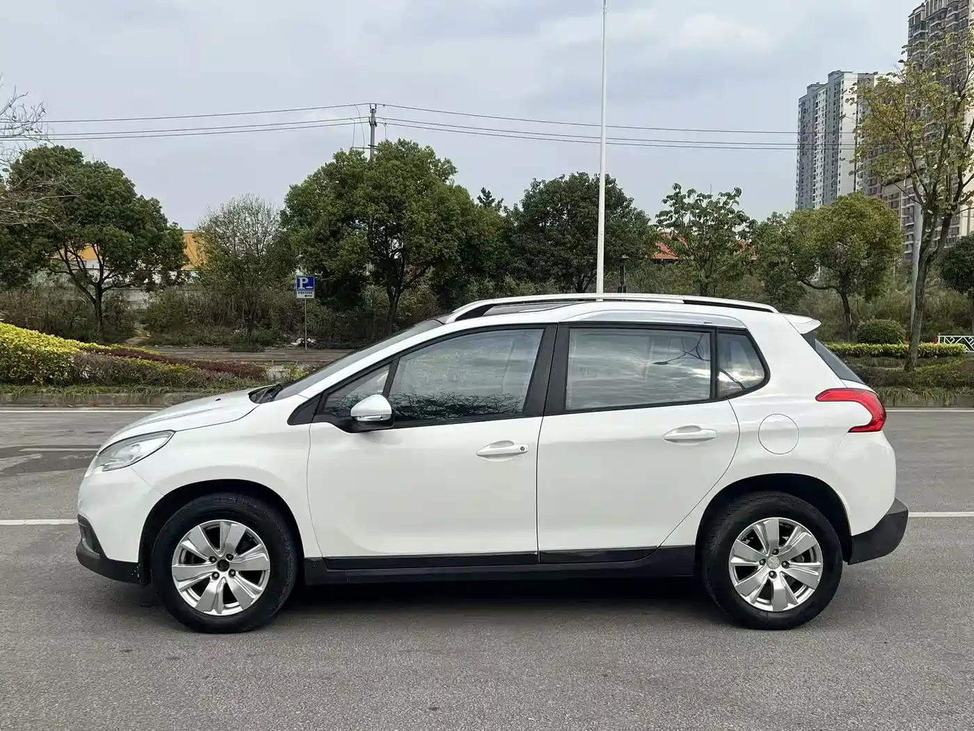 Peugeot 2008 2016 230THP Automatic Pilot фото 4