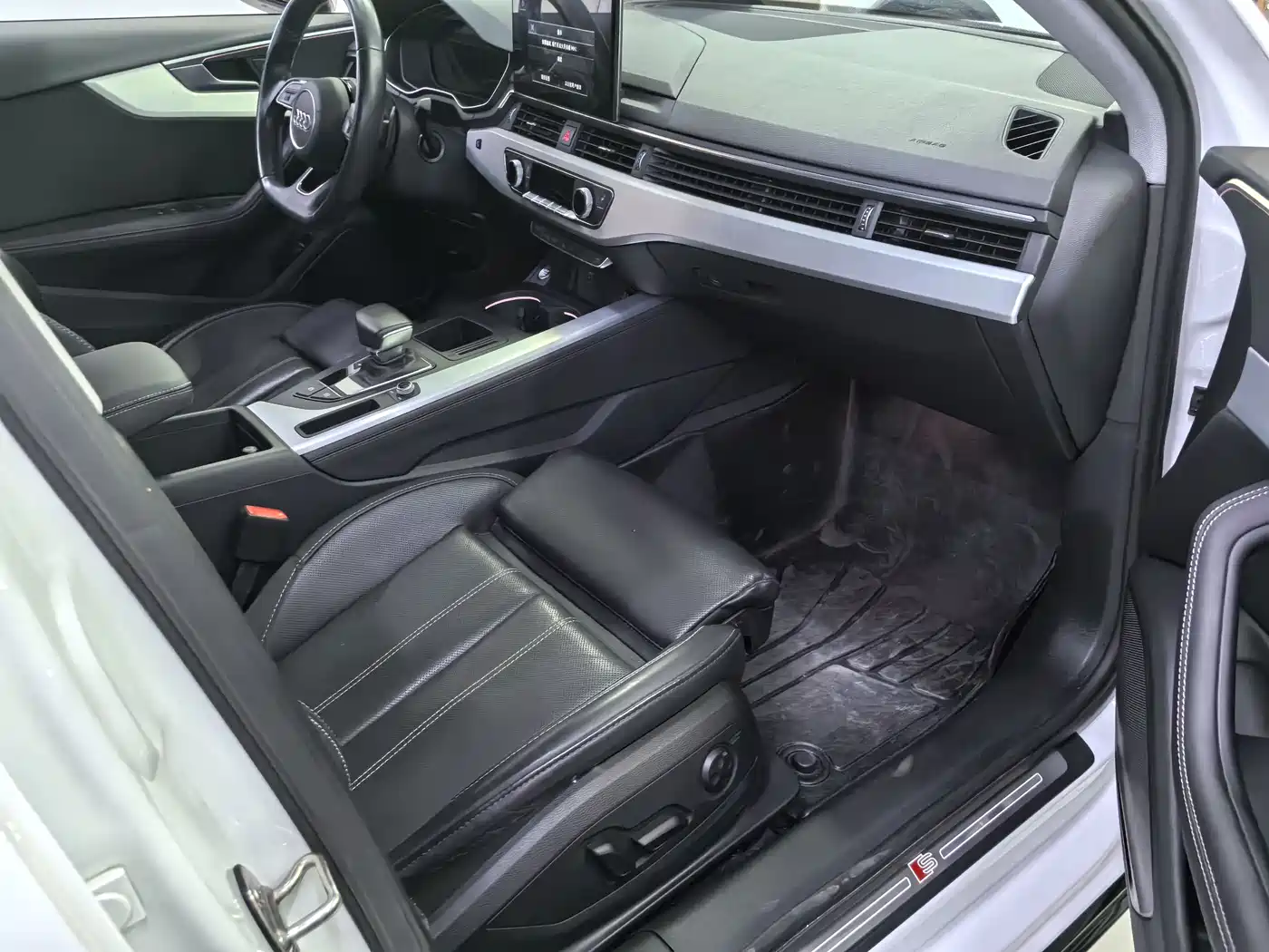 Audi A4L 2022 40 TFSI Luxury Dynamic фото 12
