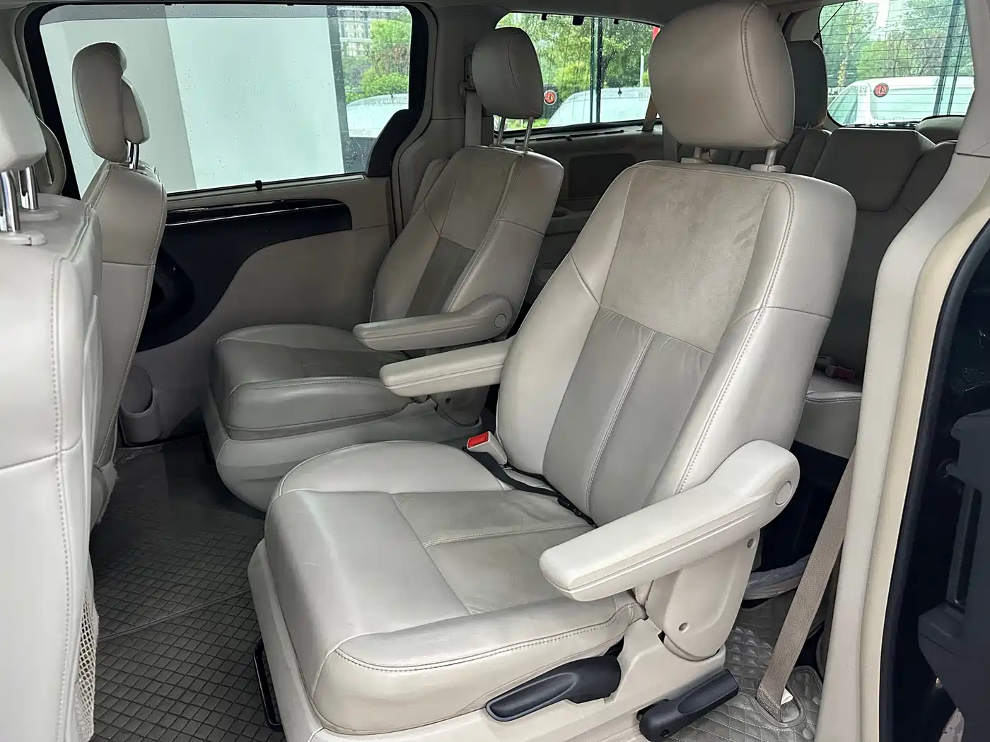 Chrysler Grand Voyager (Import) 2014 2013 3.6L Luxury Edition