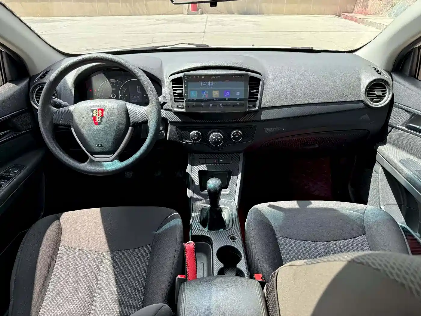 Roewe 350 2016 2015 Model 1.5L Manual Luxury Sunroof Edition