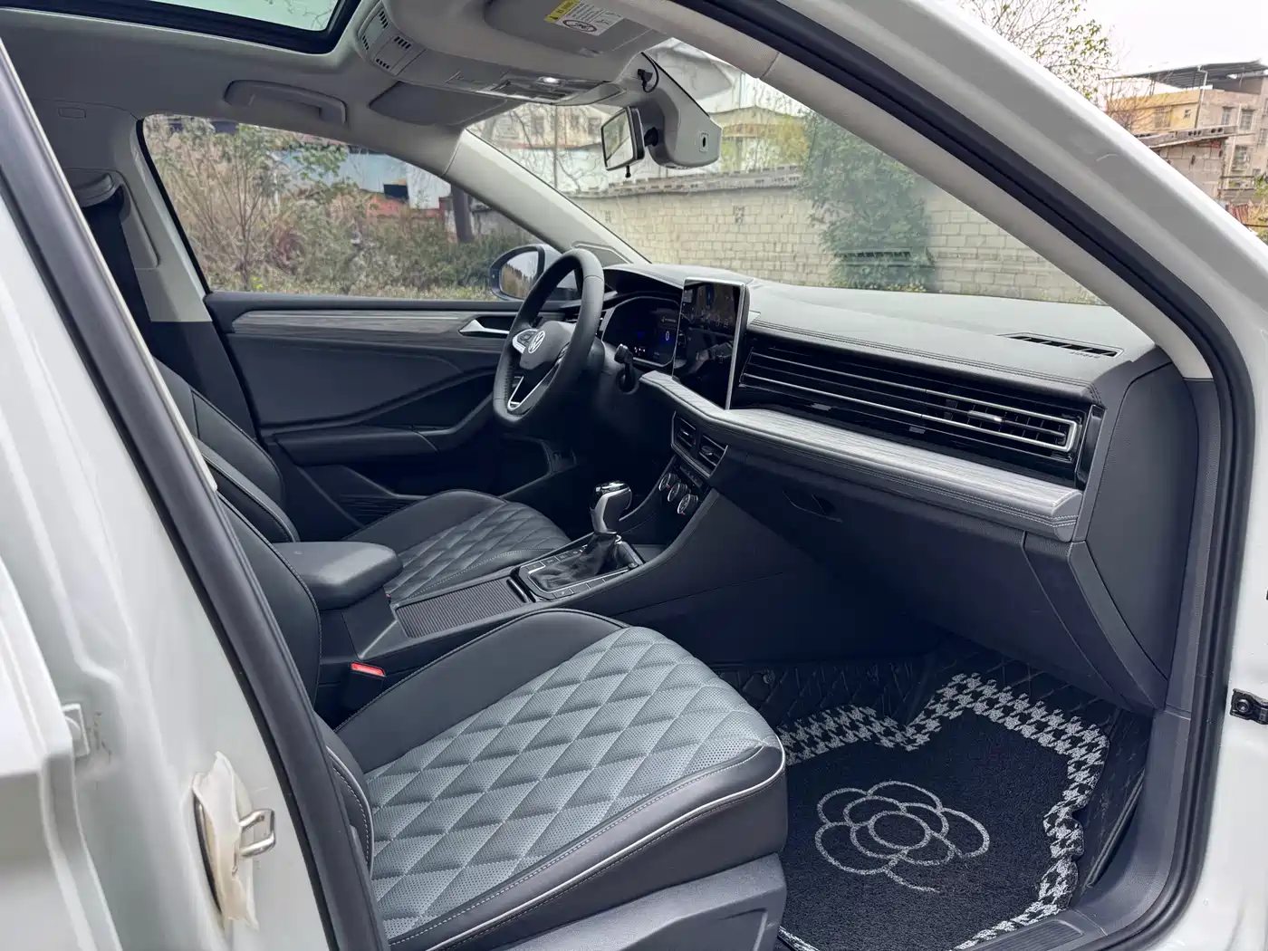 Volkswagen Sagitar 2024 300TSI DSG Surpass Edition фото 8