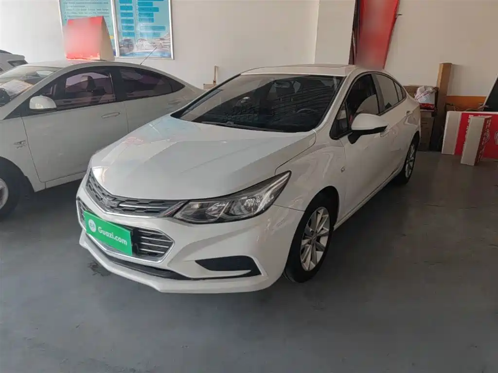Chevrolet Cruze 2018 320 Automatic Pioneer Sunroof Edition фото 2