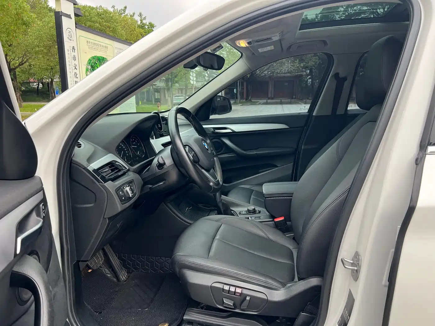BMW X1 2019 sDrive20Li Leading Model фото 12