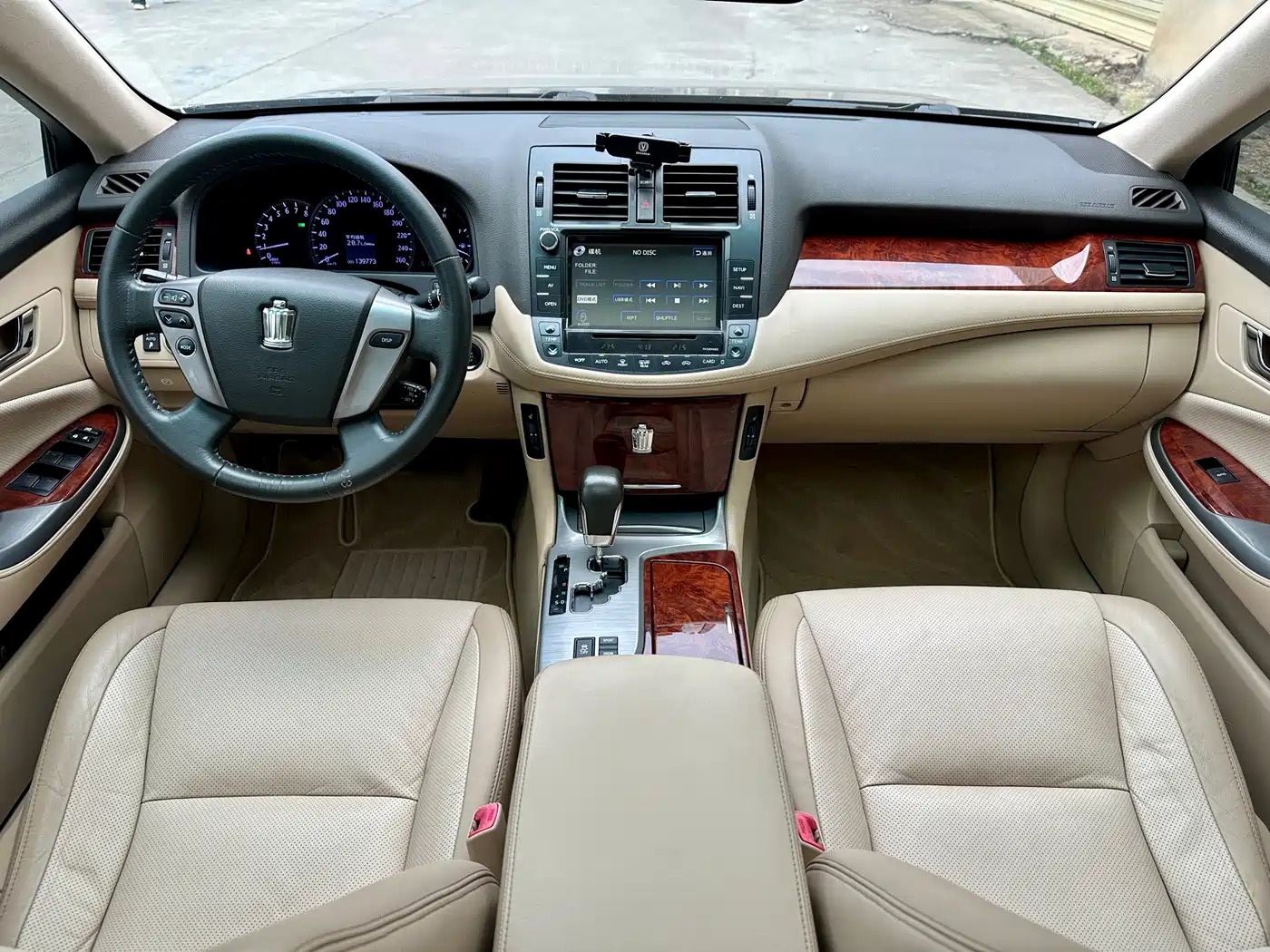Toyota Crown 2012 2.5L Royal Leather Edition фото 12