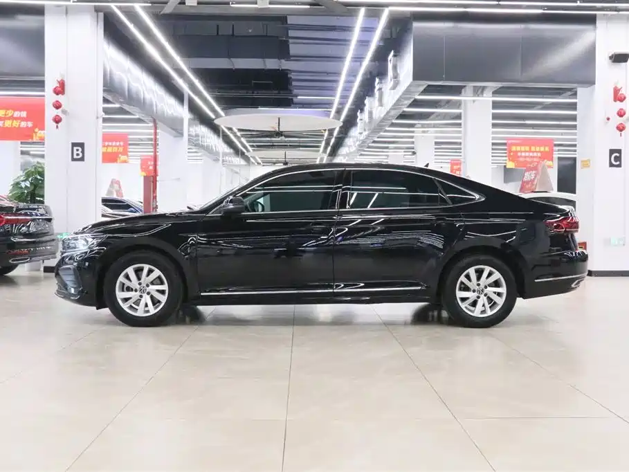 Volkswagen Passat 2022 280TSI Business Edition фото 3