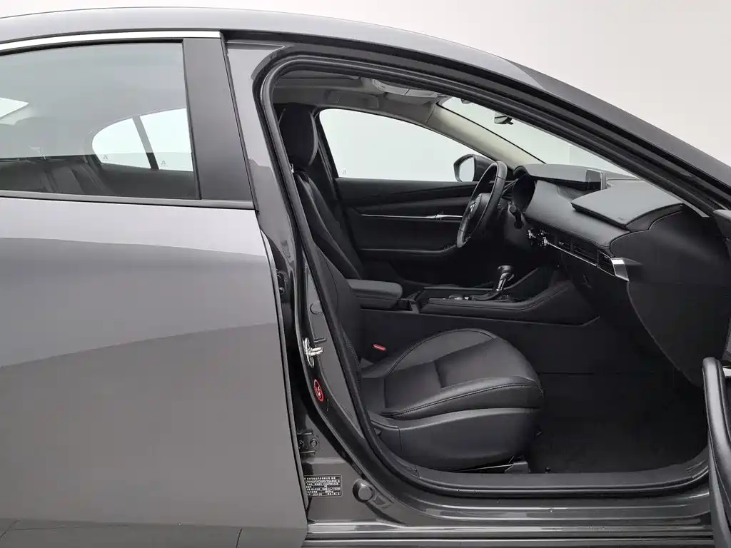 Mazda Mazda3 Axela 2024 2023 2.0L Auto Zhiyao