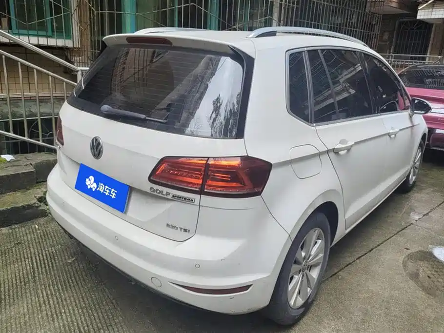 Volkswagen Golf Sportsvan 2018 230TSI Automatic Progressive фото 3