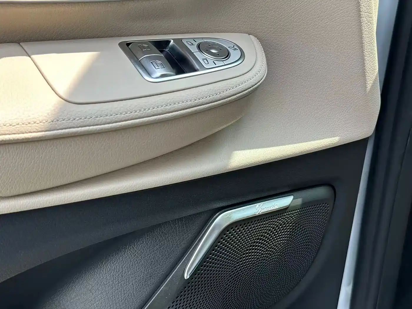 Mercedes-Benz V-Class 2022 V 260 L Long Wheelbase Luxury Edition фото 13